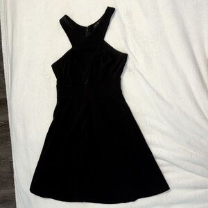 Black keyhole dress xs